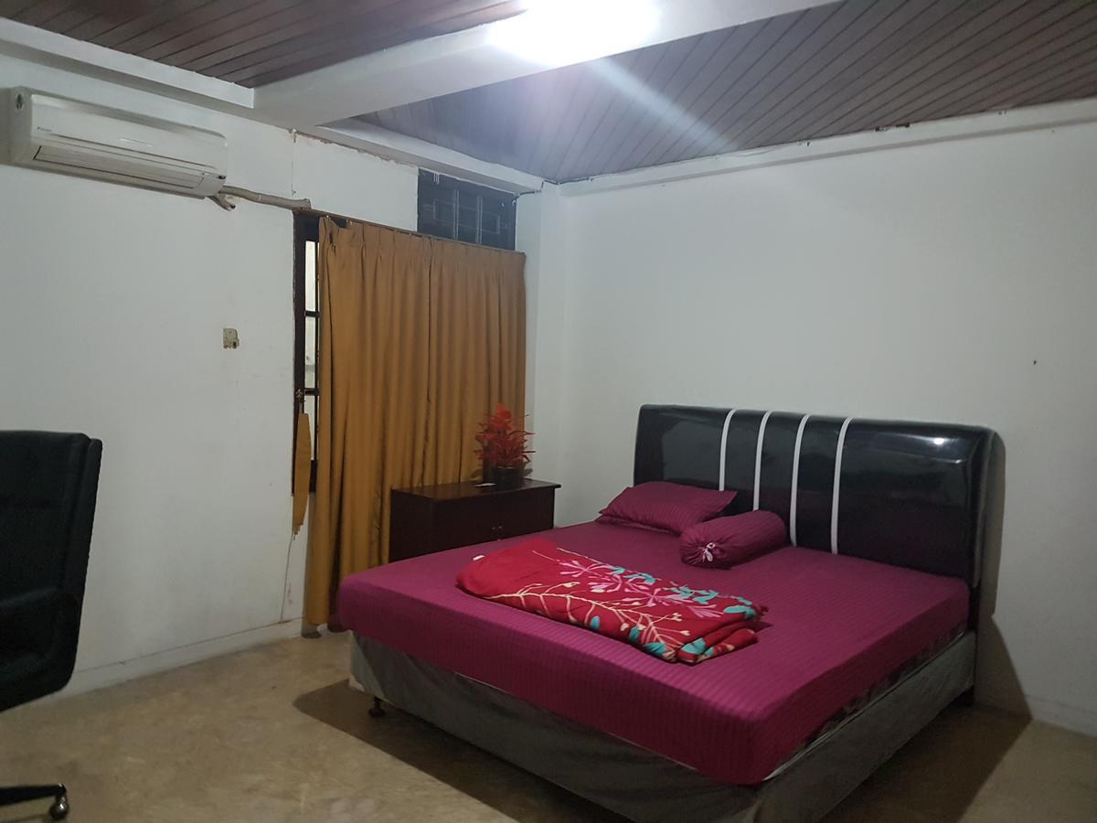 Mayestik Guest House Syariah Jakarta Exterior photo